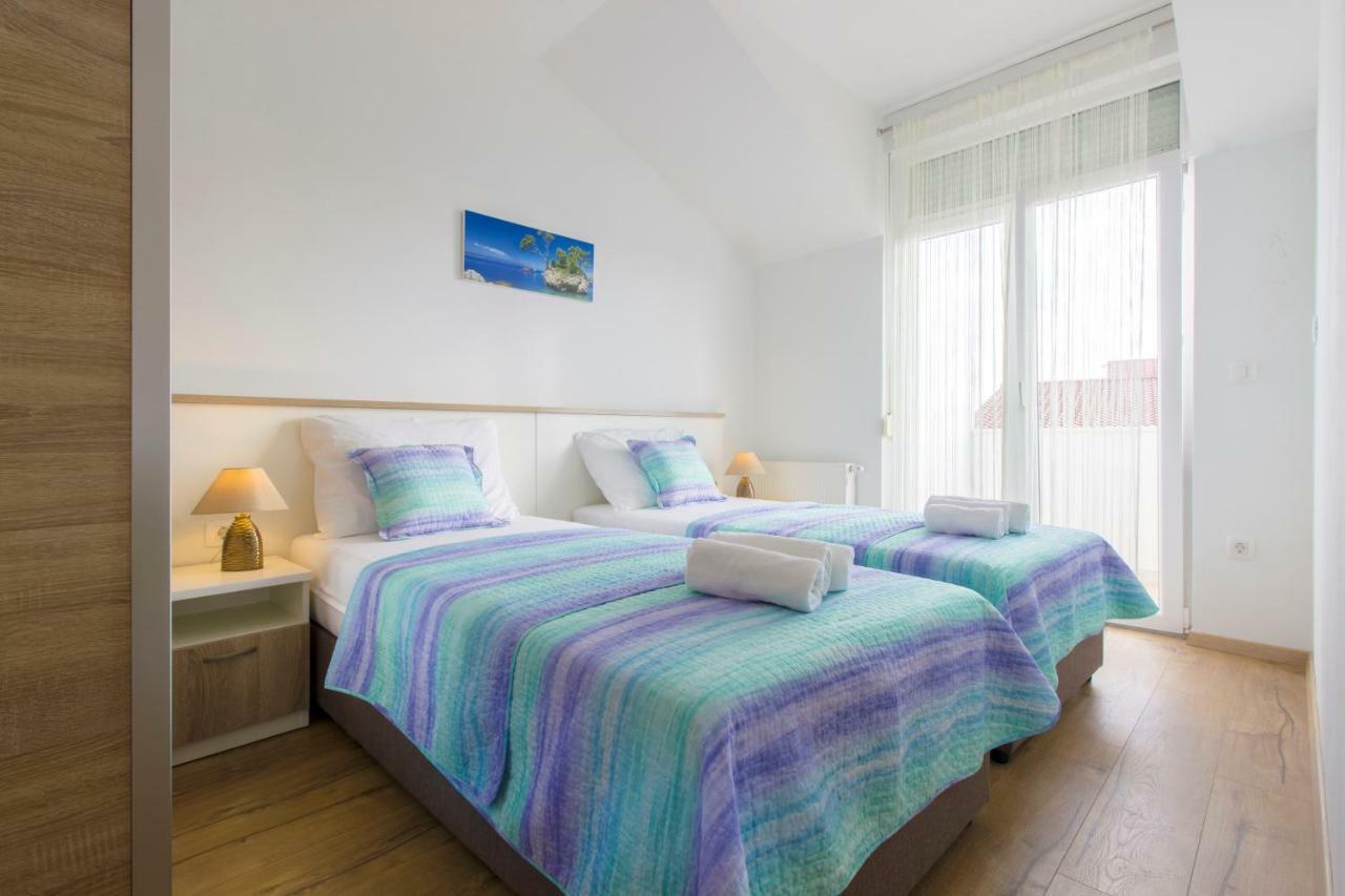 Apartmani Skelin***/**** Каштела Екстер'єр фото