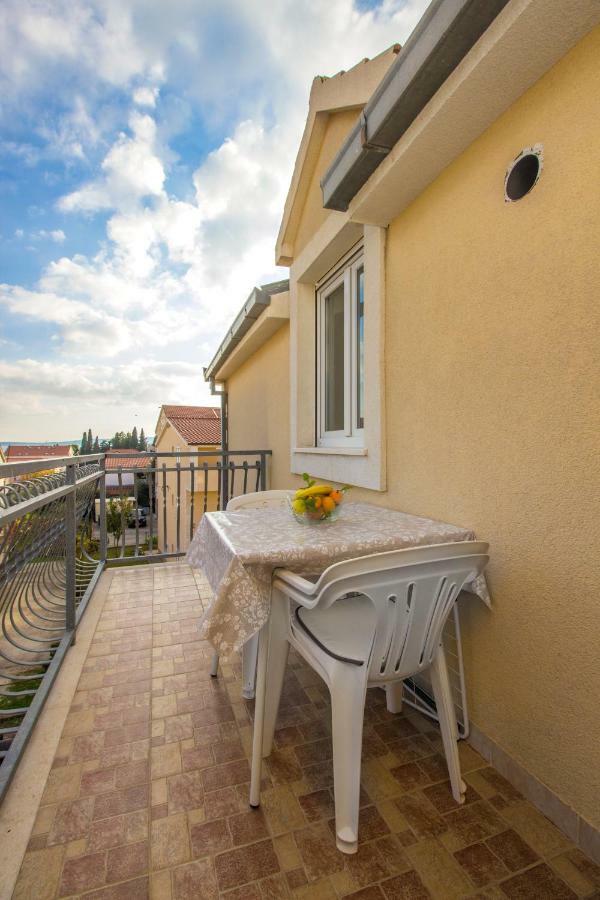 Apartmani Skelin***/**** Каштела Екстер'єр фото