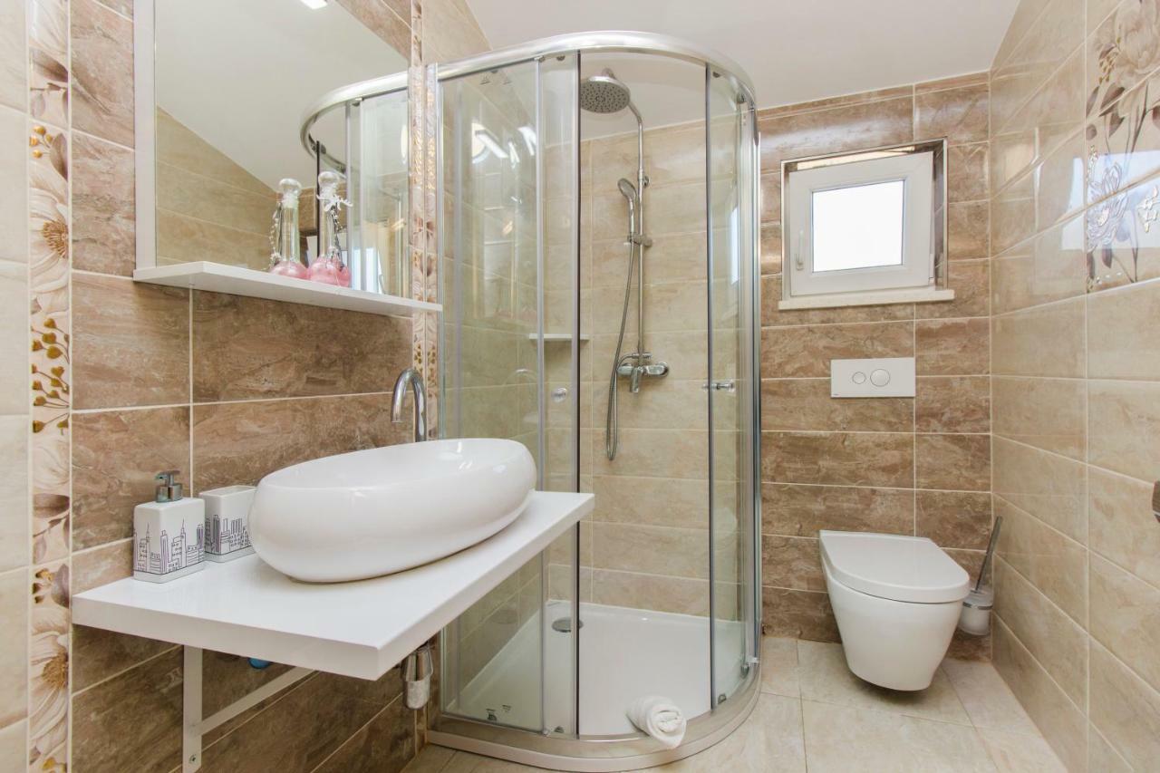 Apartmani Skelin***/**** Каштела Екстер'єр фото