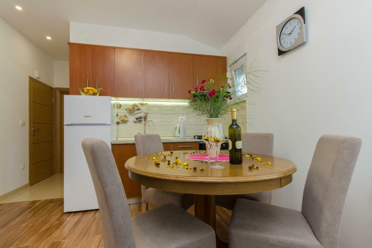 Apartmani Skelin***/**** Каштела Екстер'єр фото