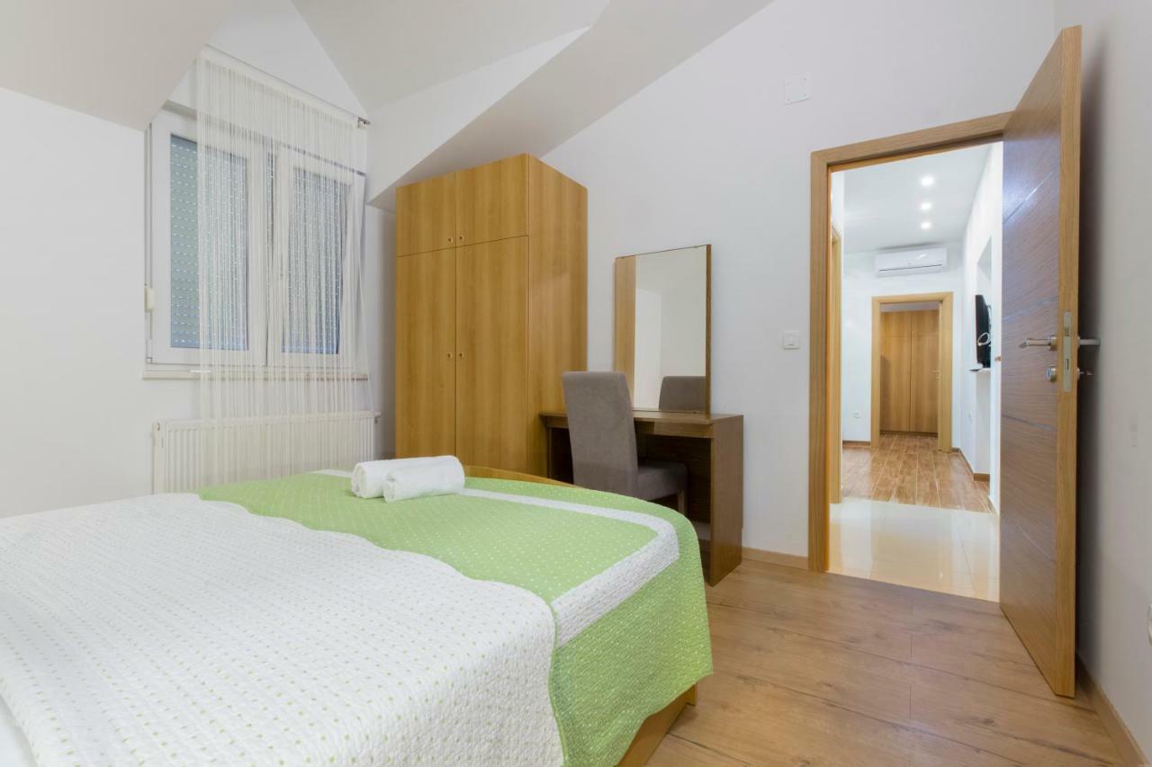 Apartmani Skelin***/**** Каштела Екстер'єр фото