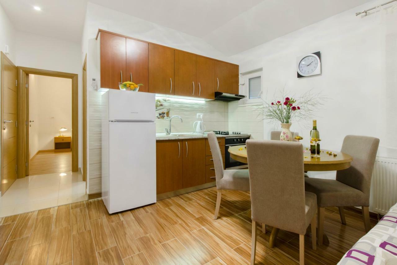 Apartmani Skelin***/**** Каштела Екстер'єр фото